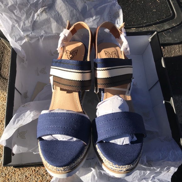 🌚Wedges🌚 - Picture 2 of 4